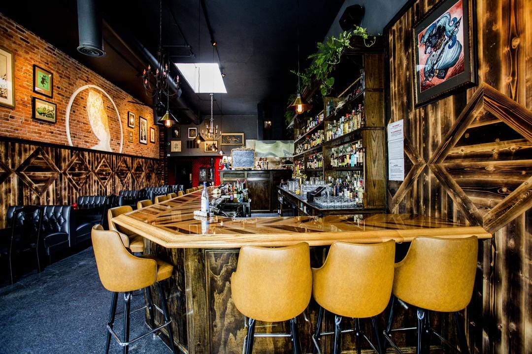 bar corcer showing classic bar stool