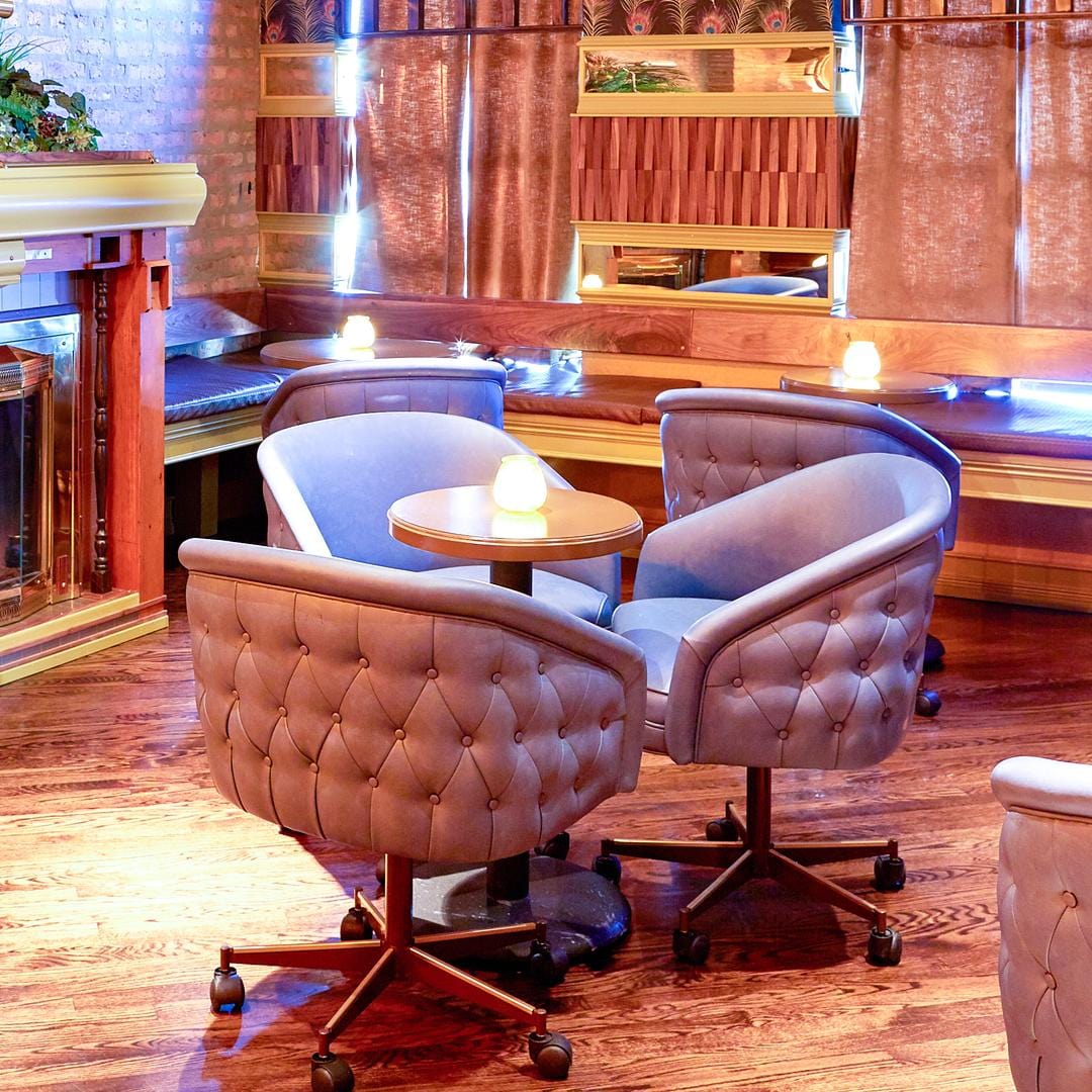 roller outer button club chair in restaurant