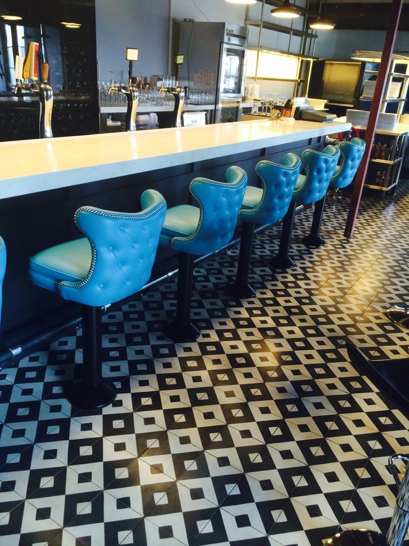 stylish tufted button bar stools